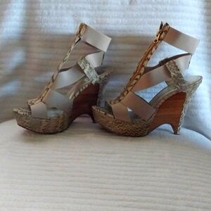 Pelle Moda wedge heeled sandal in tan color size 8 1/2, 5.5in heel, gently worn